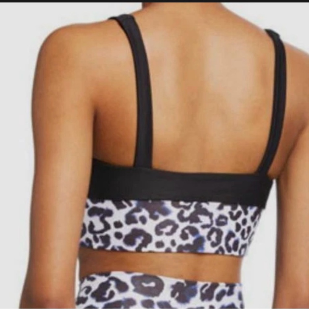 Beach Riot Rocky Sports Bra in Watercolor Leopard One Size - Picture 2 of 6